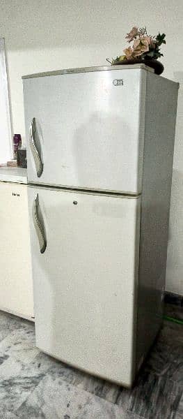 LG NO FROST REFRIGERATOR TWO DOORS IN GOOD RUNNING CONDITION FOR SALE. 5