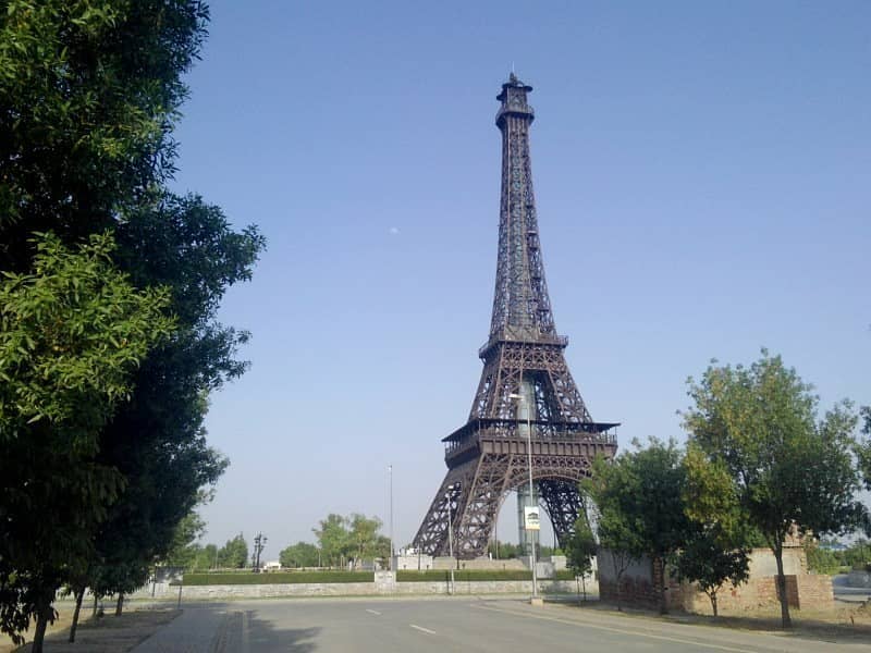 6 Marla Commercial Plot On Main Boulevard Facing Eiffel Tower For Sale In Quaid Block Sector F Bahria Town Lahore 1
