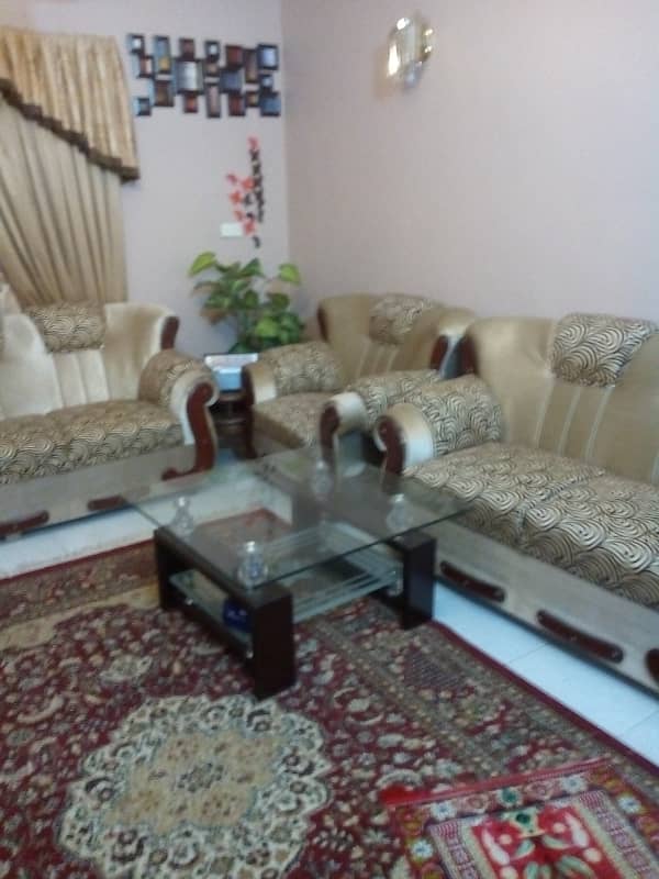 240 Yards Old Condition Leased House For Sale In Gulshan Block 1 For Sale 2