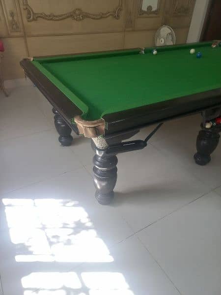 pool table or 8 ball snooker in mint condition 2