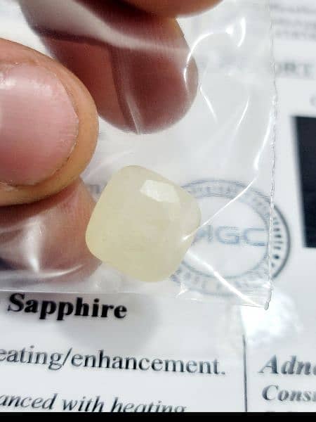 Natural White Sapphire gemstone 0