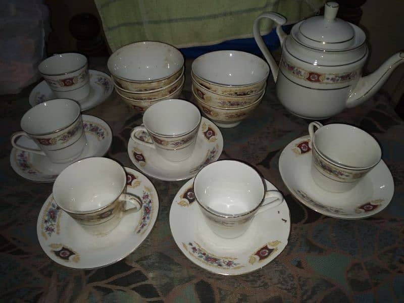 tea set and dessert bowls 0