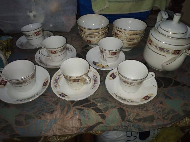 tea set and dessert bowls 3