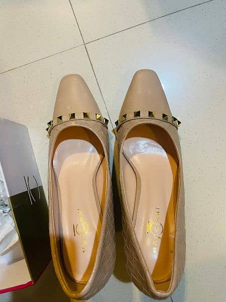 Mocciani khaki heels just like new worn once only 0
