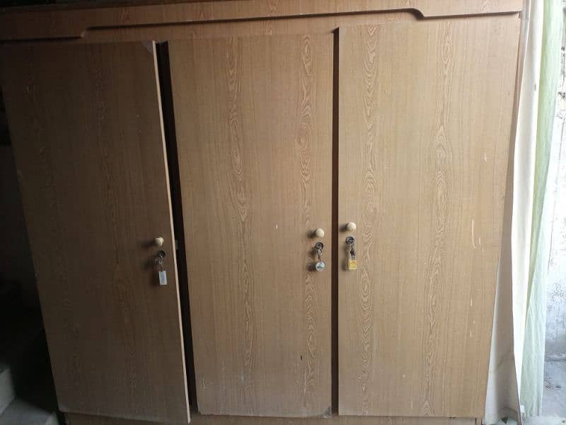3 Door Almari on Good Quality wood. Price 11,000 on urgent sale 4
