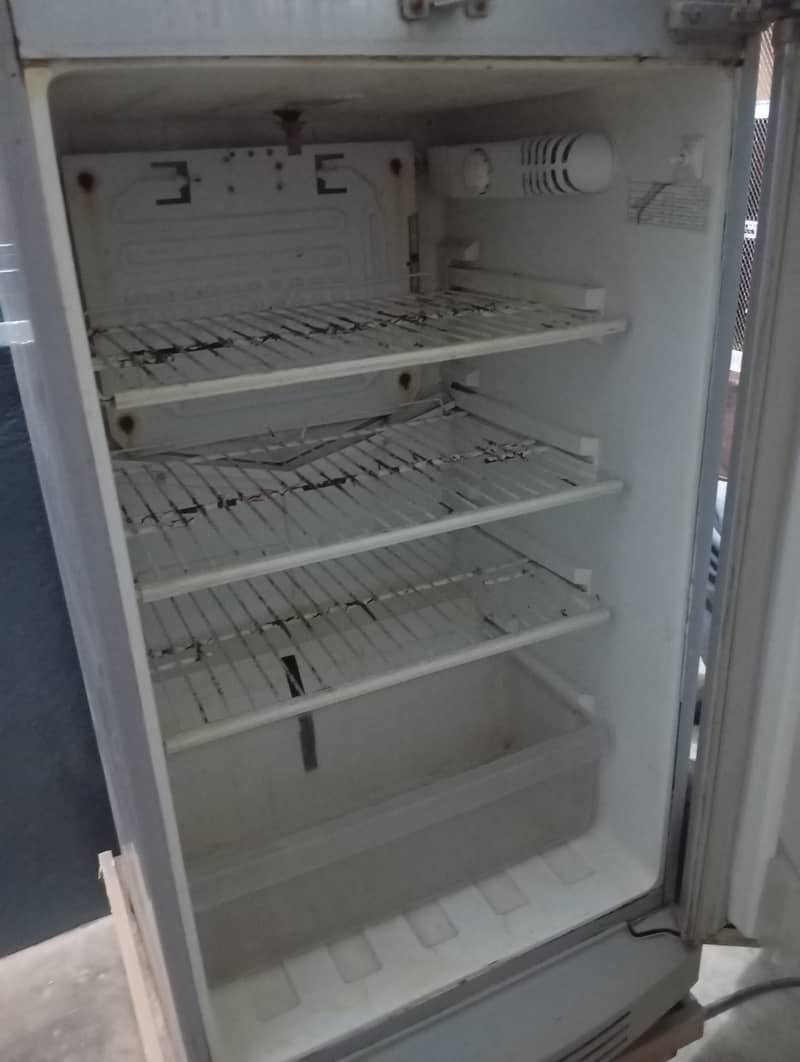 Refrigerator PEL 4