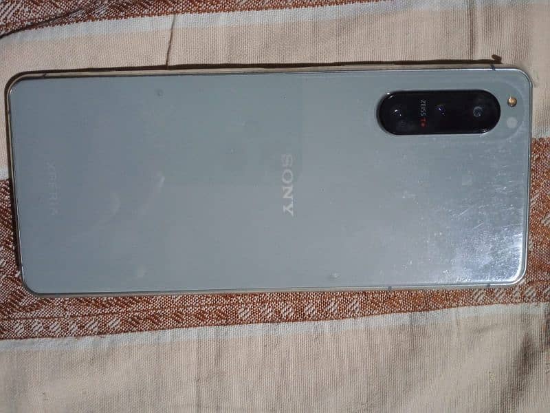 Sony Xperia 5 Mark ii 0