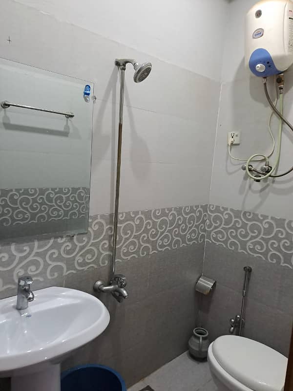1 bed Luxury appartment on daily basis for rent in bahria town Lahore 8