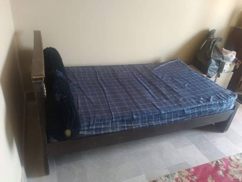 Single bed 0
