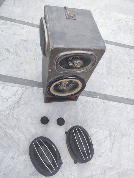 pioneer woofer/basetube/4 speakers 2