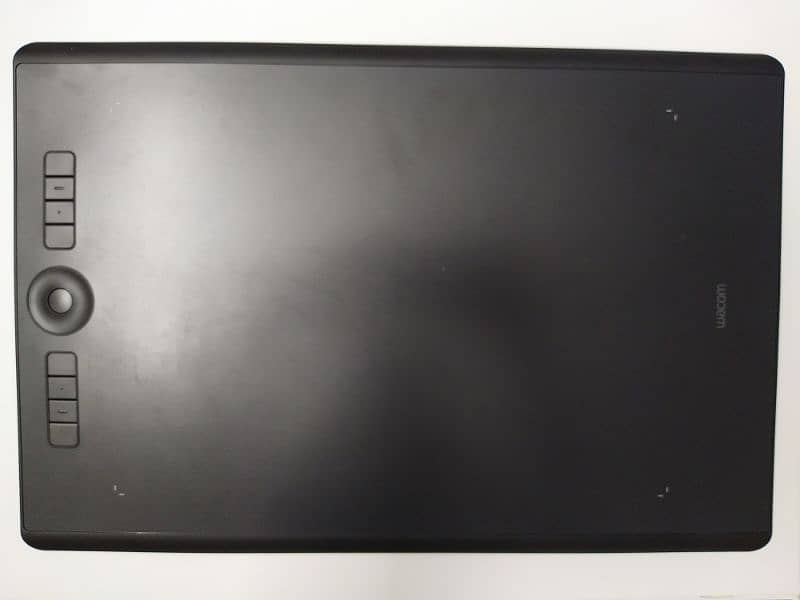 Wacom Intuos Pro Large Bluetooth Graphics Tablet Black PTH-860. 4