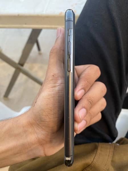 Iphone 11 Pro ( PTA Approved ] 3