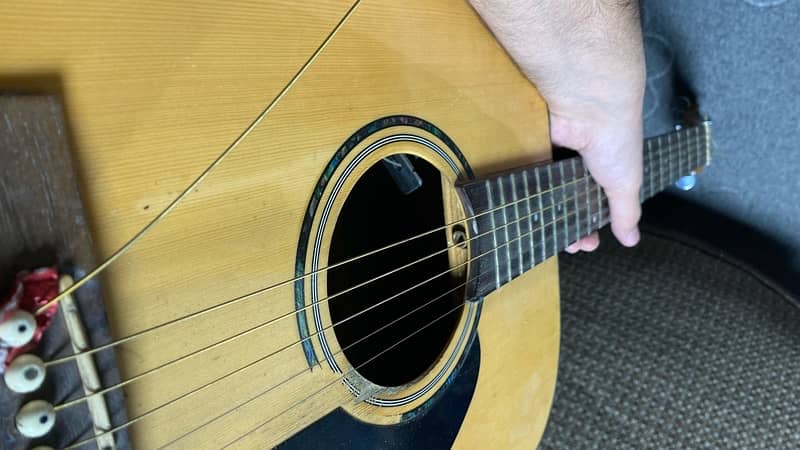 Fender Semi acoustic Guitar 9