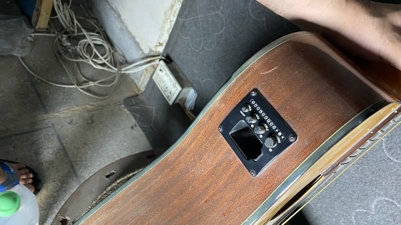 Fender Semi acoustic Guitar 10