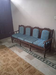 4 seater sofa set in excellent condition