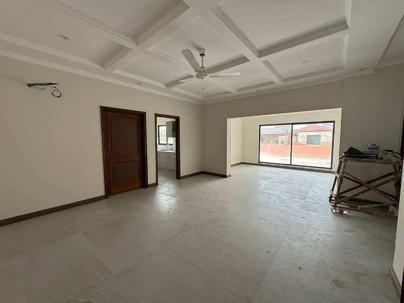 A Beautiful 1 Kanal House Is Available For Rent In PHASE 3 DHA, Lahore. 19