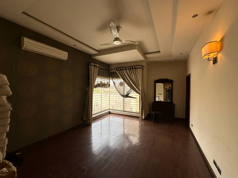 A Beautiful 1 Kanal House Is Available For Rent In PHASE 3 DHA, Lahore. 8
