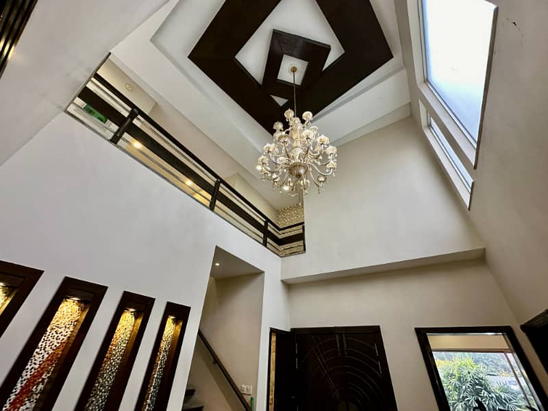 A Beautiful 1 Kanal House Is Available For Rent In PHASE 5 DHA, Lahore. 14