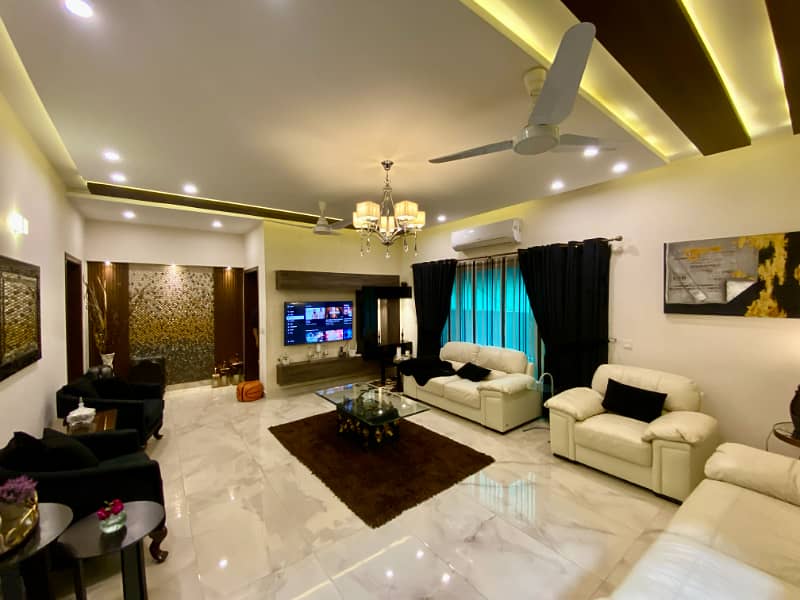 A Beautiful 1 Kanal Fully Furnished Luxury House Is Available For Rent In PHASE 6 DHA, Lahore. 14