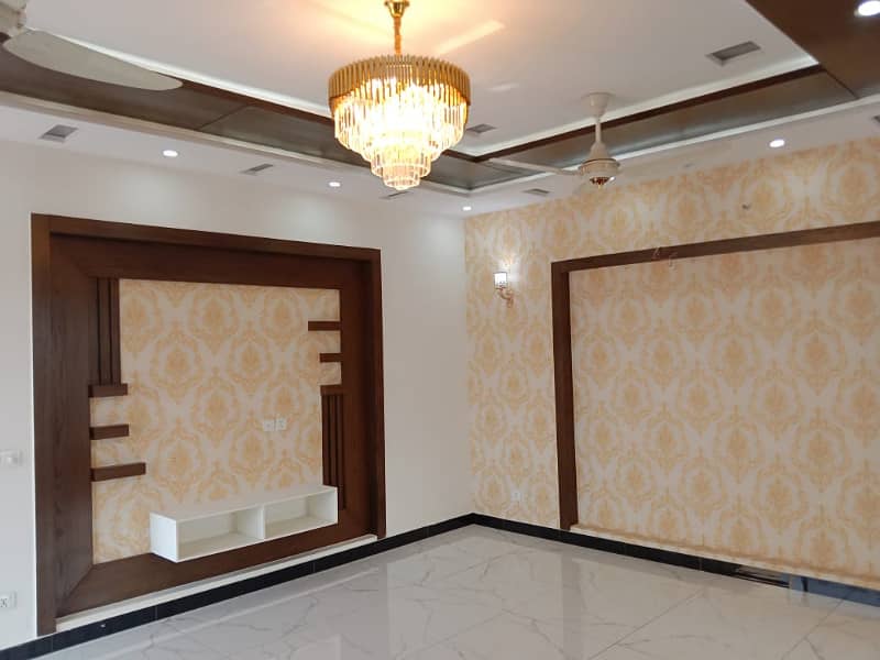 A Beautiful 1 Kanal House Is Available For Rent In PHASE 5 DHA, Lahore 6