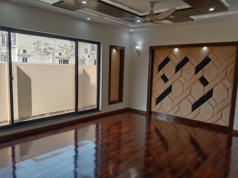 A Beautiful 1 Kanal House Is Available For Rent In PHASE 5 DHA, Lahore 9