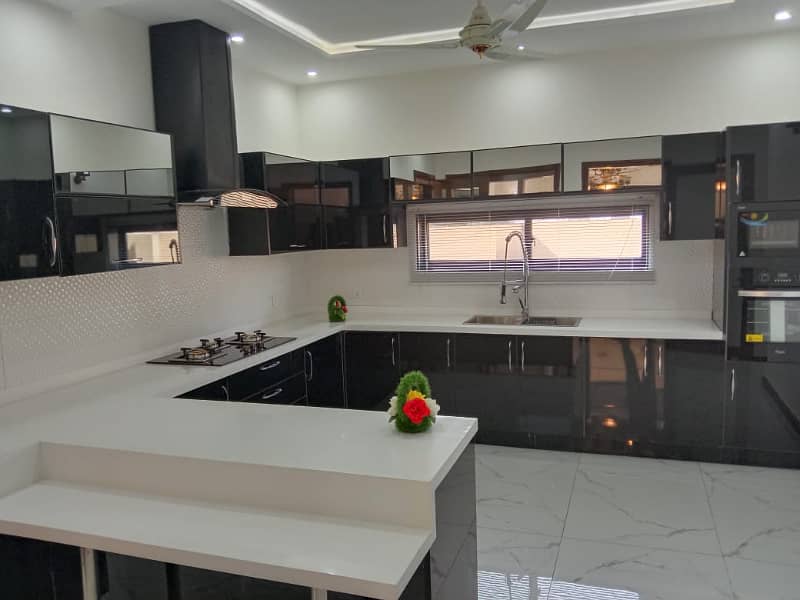 A Beautiful 1 Kanal House Is Available For Rent In PHASE 5 DHA, Lahore 13