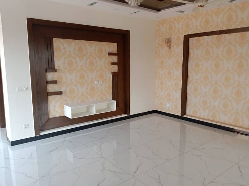 A Beautiful 1 Kanal House Is Available For Rent In PHASE 5 DHA, Lahore 17
