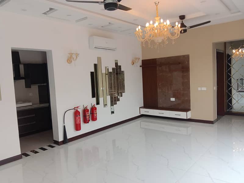 A Beautiful 1 Kanal House Is Available For Rent In PHASE 5 DHA, Lahore 21