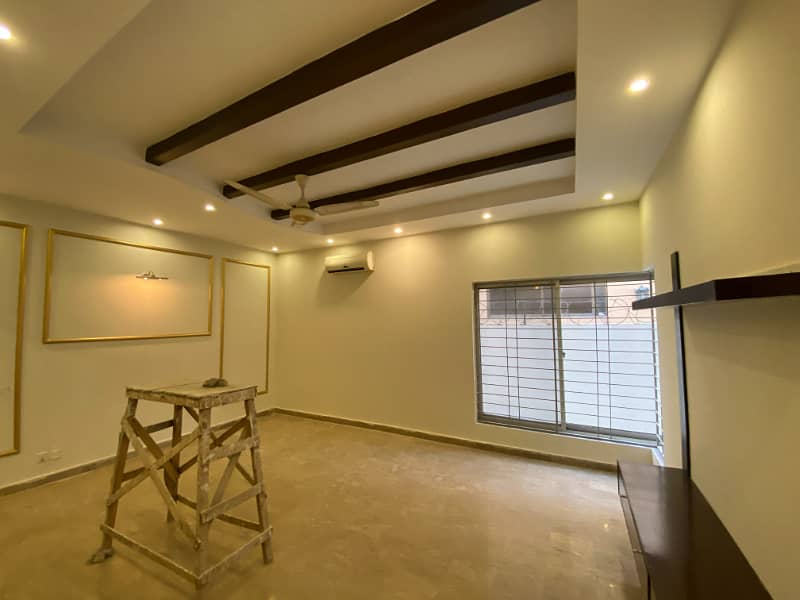 A Beautiful 1 Kanal House Is Available For Rent In PHASE 5 DHA, Lahore. 17