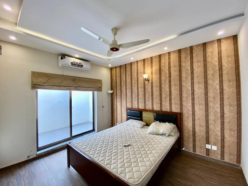 A Beautiful 10 Marla House Is Available For Rent In PHASE 5 DHA, Lahore. 13