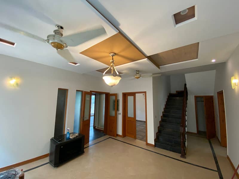 A Beautiful 10 Marla House Is Available For Rent In Phase 5 Dha Lahore 5