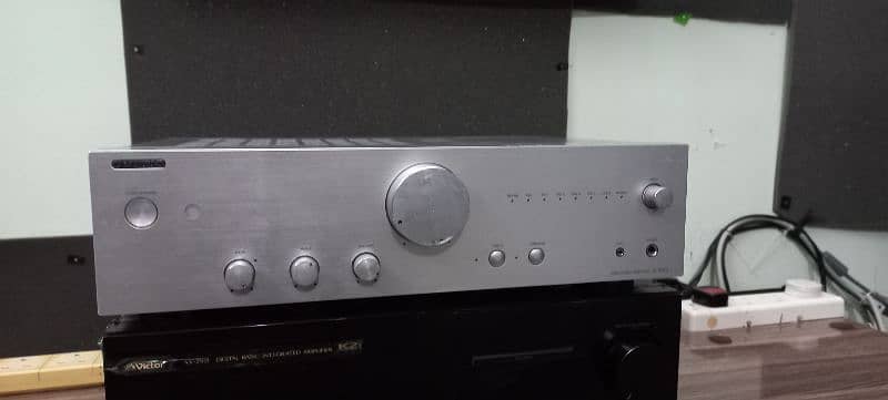 Onkyo stereo integrated amplifier 4