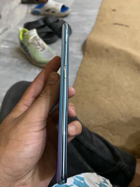 27500   oppo f15 8 256 gb looking new 4