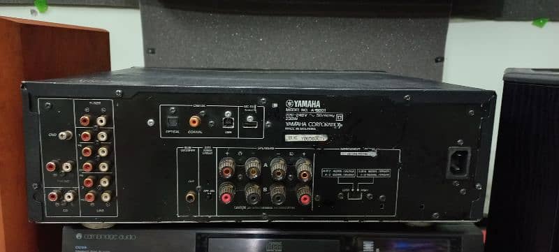 YAMAHA stereo integrated amplifier 4