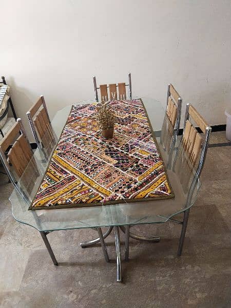 5 chairs Dining table for sale in good condition 0