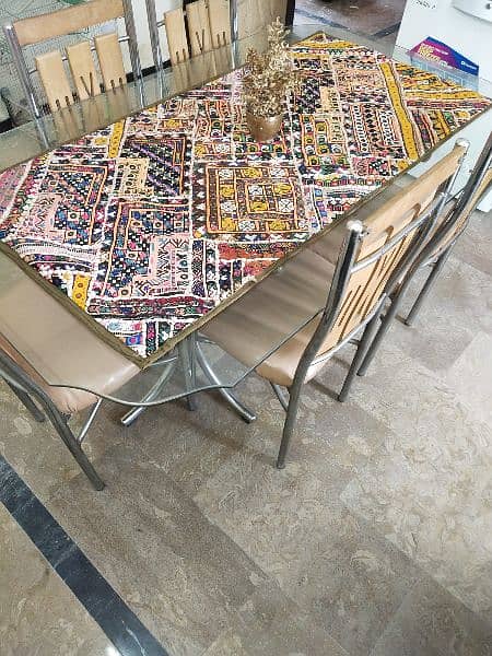 5 chairs Dining table for sale in good condition 3