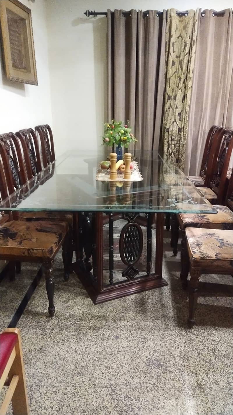 Dinning table 0