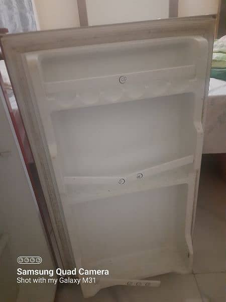 Dawlannce room frige for sale 2