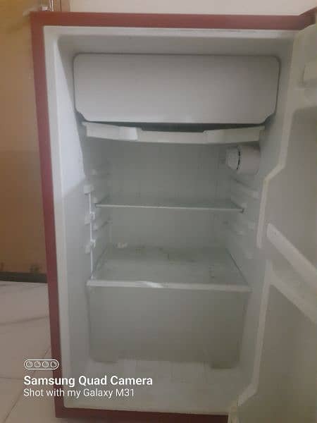 Dawlannce room frige for sale 3