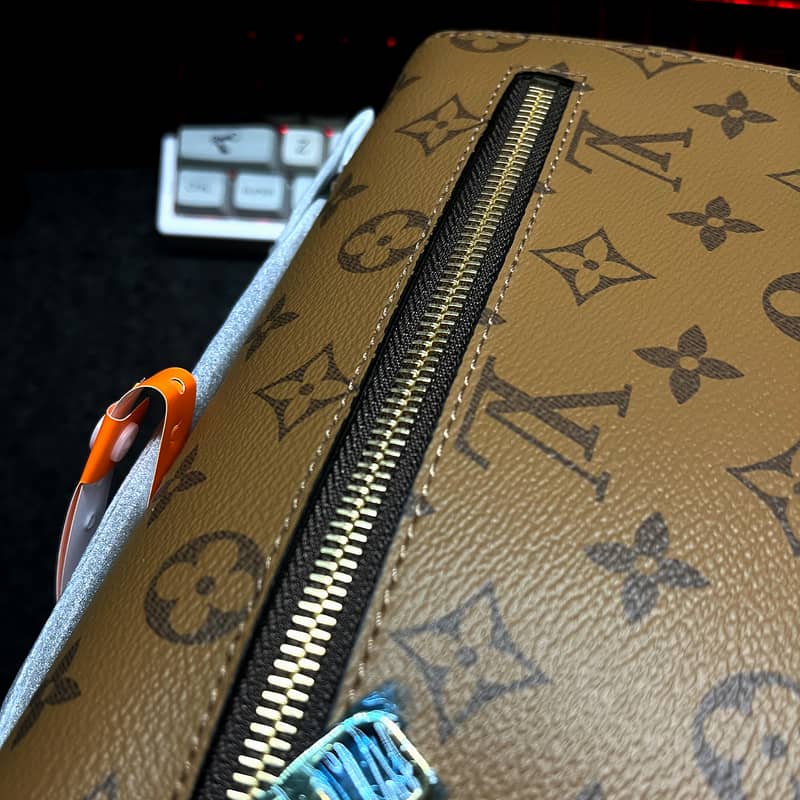 Louis Vuitton POCHETTE METIS 3