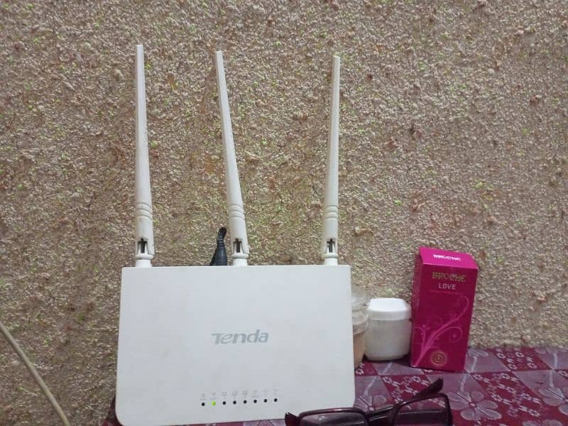 Tenda f3 router. 0
