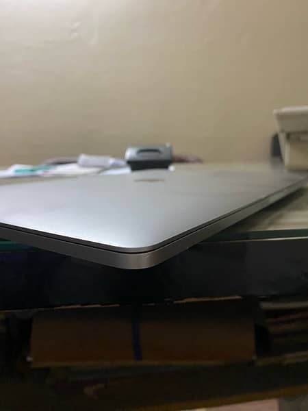 15 “ MacBook Pro 2016-17 with Touch Bar and 100% screen 2