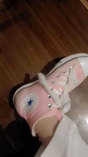 pink colour real converse 1
