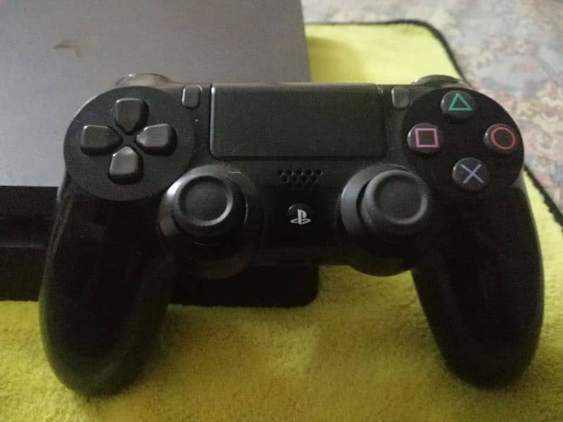 PS4 10/10 condition 1