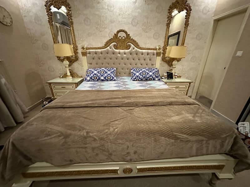 Golden Antique Bedroom Set 1
