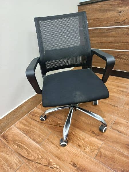 Office Chair / Revolving chair 3