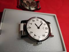 For Sale
#kyewatch
Unused #wristwatch women simple design dial Ray,
