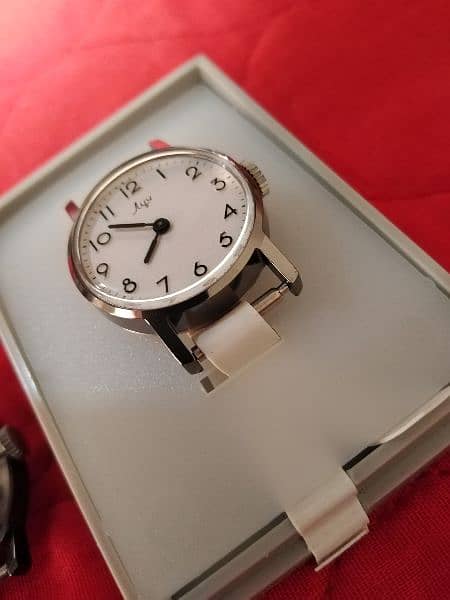 For Sale
#kyewatch
Unused #wristwatch women simple design dial Ray, 1