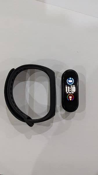 MI BAND 5 | GLOBAL VARIANT | WITH ORIGINAL STRAP AND CHARGER 1
