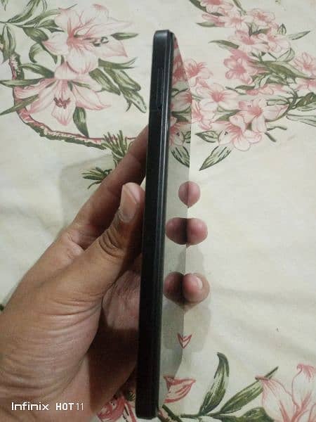 sell my infinix hot 30 10/10 condition 1